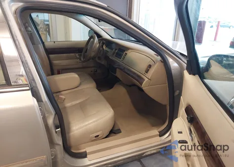 2009 Mercury Grand Marquis Ls (Fleet Only) z USA, uszkodzony, nr VIN 2MEHM75V99X621111